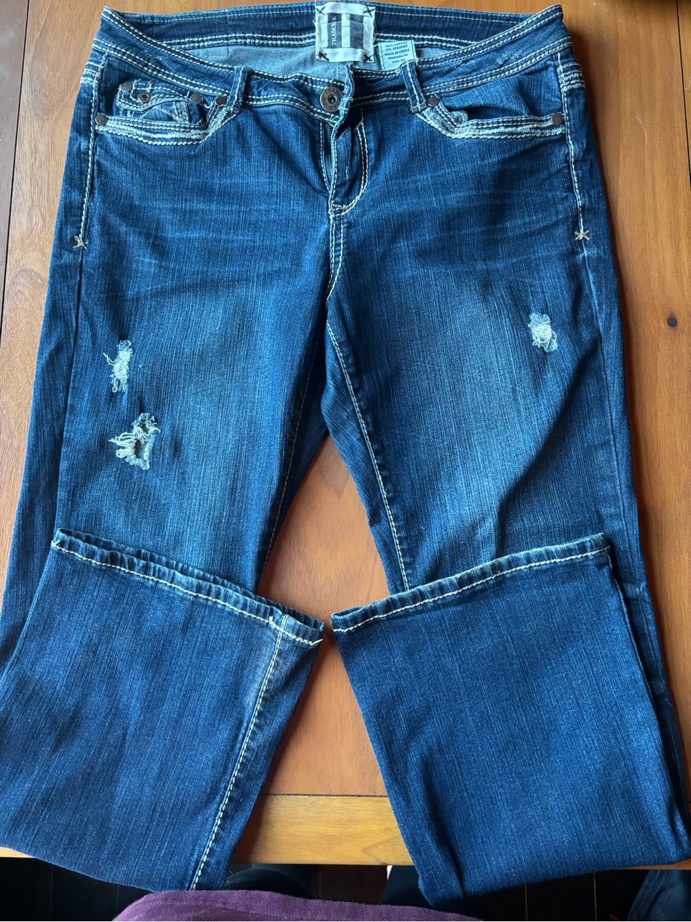 Trademark H Women’s Boot-Cut Jeans in Distressed Dark Blue size 16